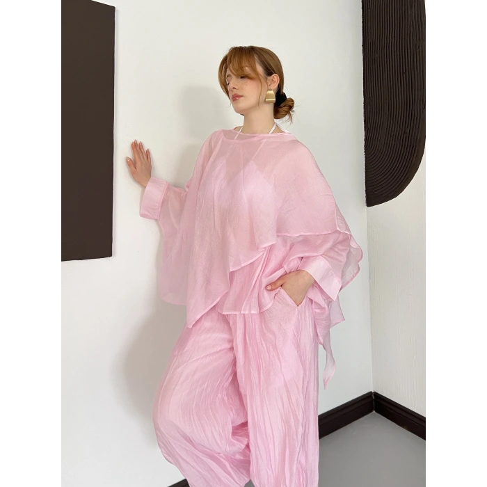 Uçuşan Pelerin Bluz-Pantolon Takım Pembe