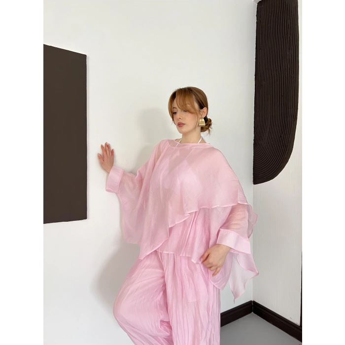 Uçuşan Pelerin Bluz-Pantolon Takım Pembe