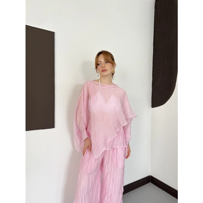 Uçuşan Pelerin Bluz-Pantolon Takım Pembe