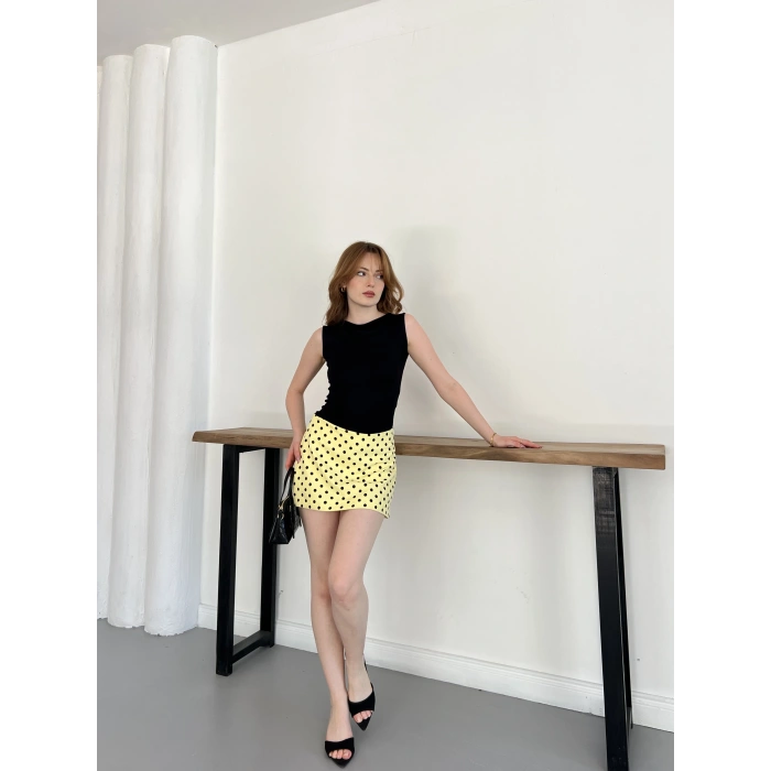 İçi Şortlu Puantiyeli Mini Etek Sarı