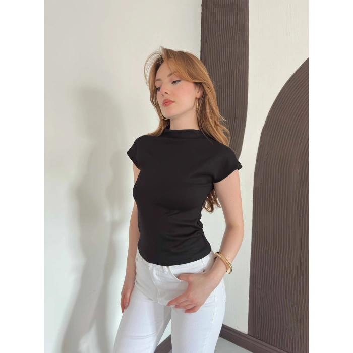 Slim Fıt Yarım Balıkçı Yaka Dar Kesim Bluz Siyah