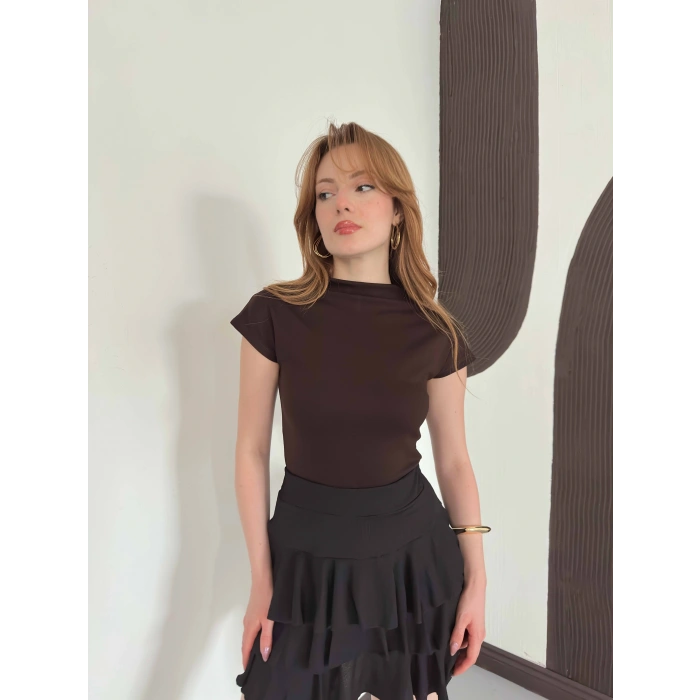 Slim Fıt Yarım Balıkçı Yaka Dar Kesim Bluz Kahve