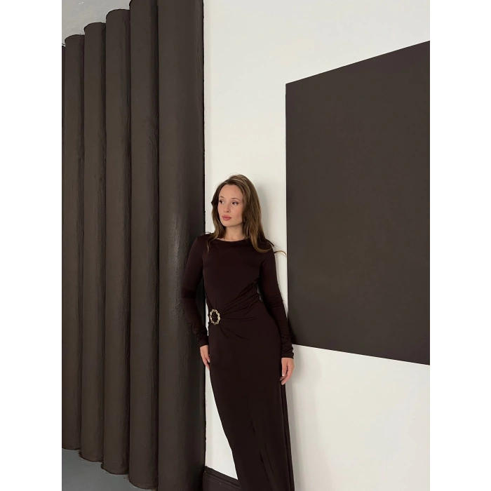 Aksesuar Detaylı Sandy Uzun Elbise Acı Kahve