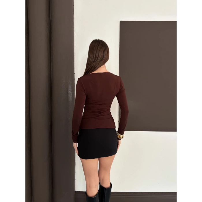 Aksesuar Detaylı Tasarım Bluz Acı Kahve