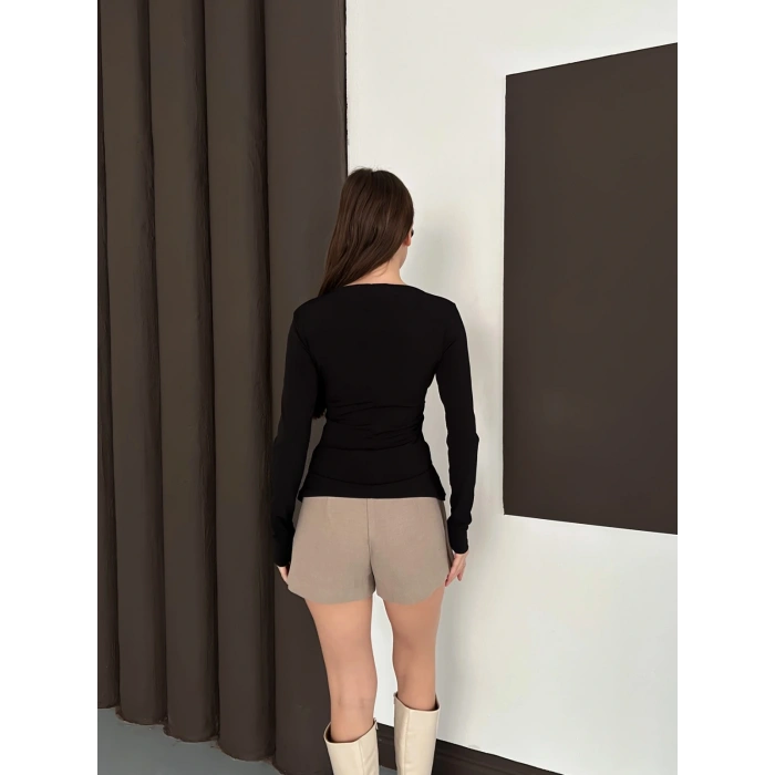 Aksesuar Detaylı Tasarım Bluz Siyah