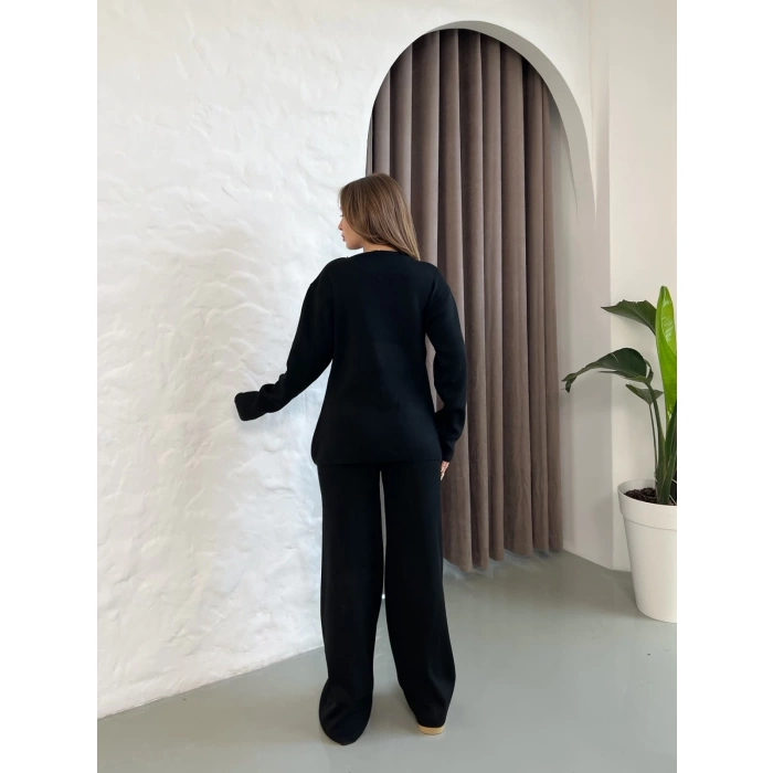 Aksesuar Detaylı Triko Takım Siyah