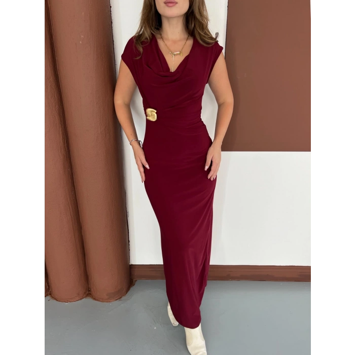 Aksesuarlı Büzgü Detaylı Elbise Bordo