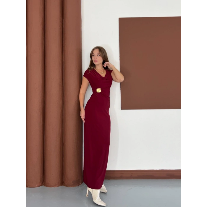 Aksesuarlı Büzgü Detaylı Elbise Bordo