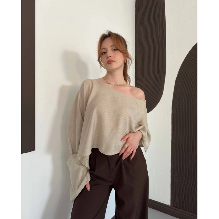 Asimetrik Kesim Pelerin Tek Omuz Bluz Bej