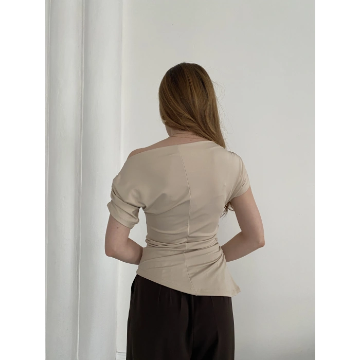 Asimetrik Kesim Tek Omuz Bluz Bej