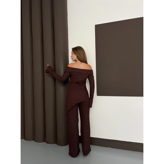 Asimetrik Madonna Yaka Takım Kahve