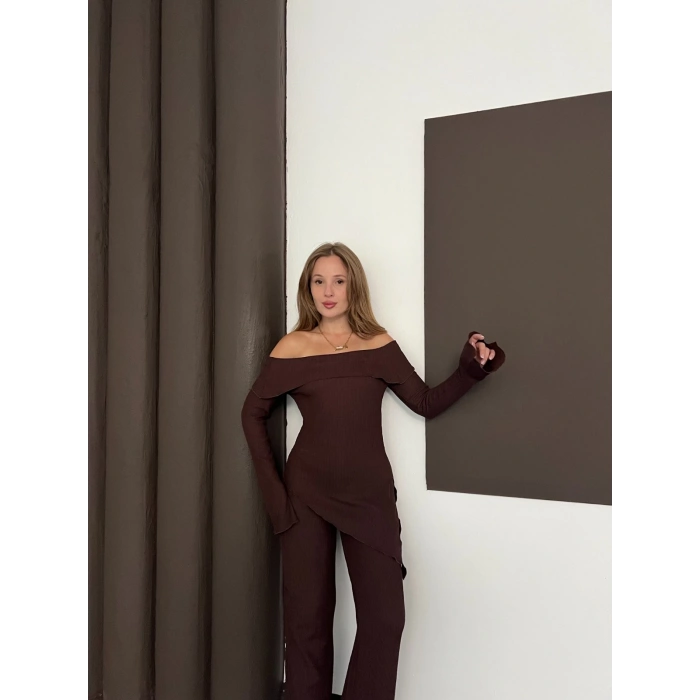 Asimetrik Madonna Yaka Takım Kahve