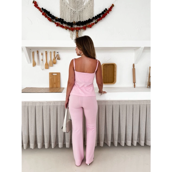 Askılı Düğme Detaylı Pantolonlu Takım Pembe