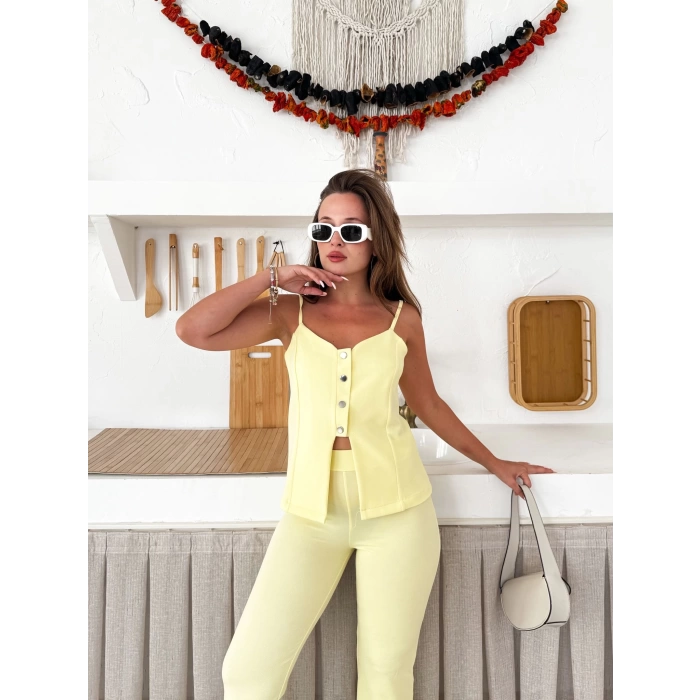 Askılı Düğme Detaylı Pantolonlu Takım Sarı