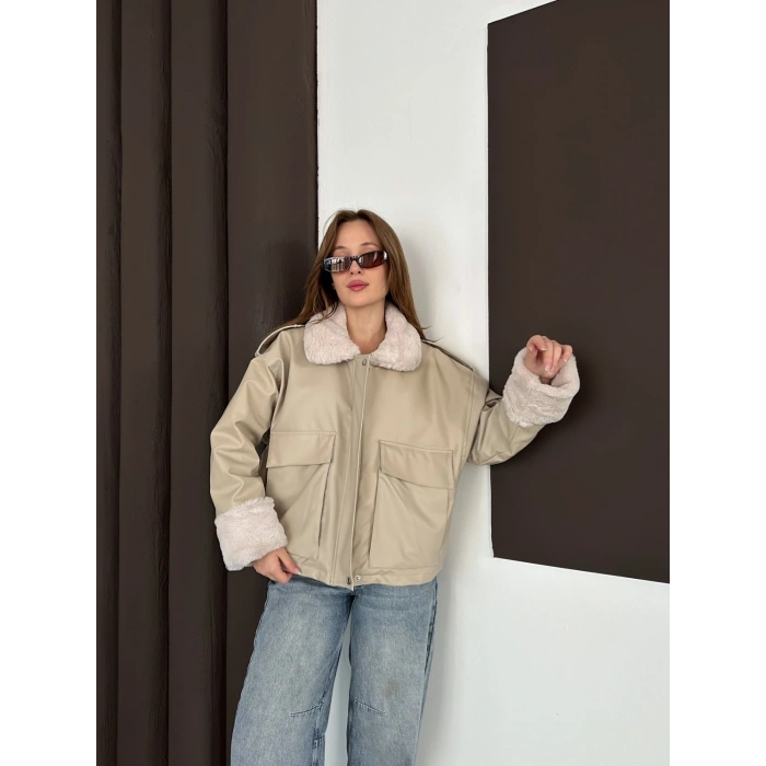 Astar Peluş Detaylı Deri Ceket Bej