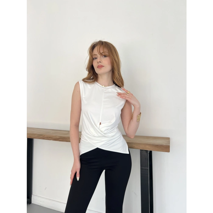 Bel Pencere Detaylı Bluz Beyaz