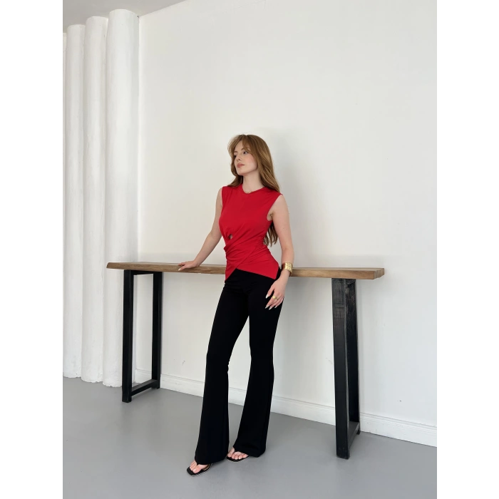 Bel Pencere Detaylı Bluz Kırmızı