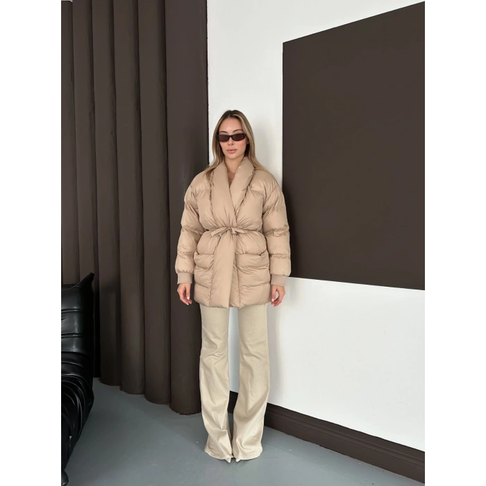 Belden Bağlamalı Cepli Şişme Mont Bej