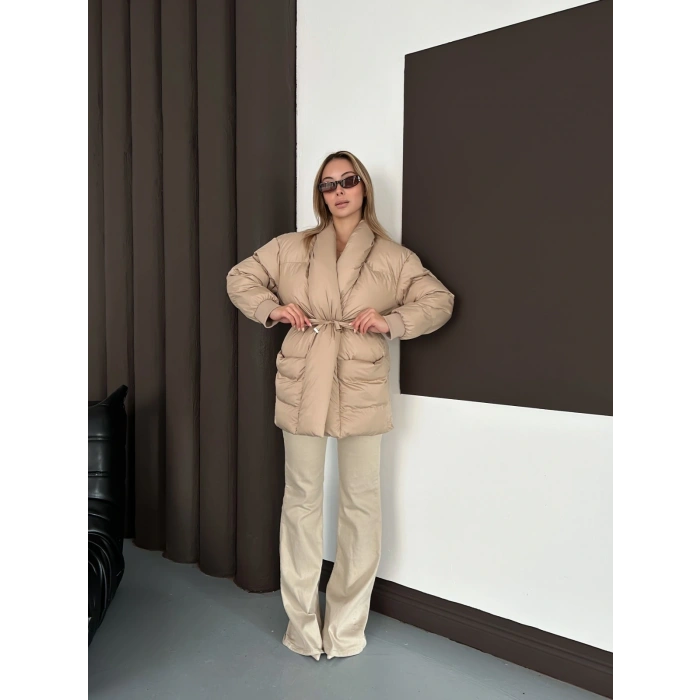 Belden Bağlamalı Cepli Şişme Mont Bej