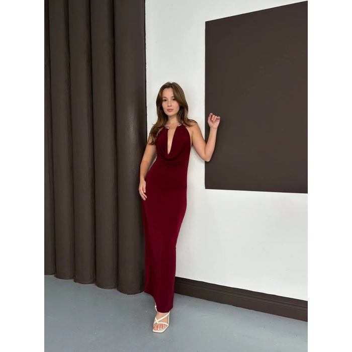 Boyun Aksesuarlı Dekolte Elbise Bordo