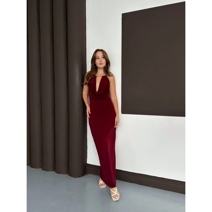 Boyun Aksesuarlı Dekolte Elbise Bordo