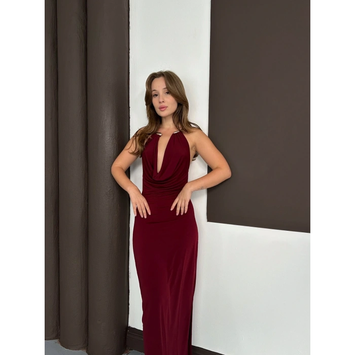 Boyun Aksesuarlı Dekolte Elbise Bordo