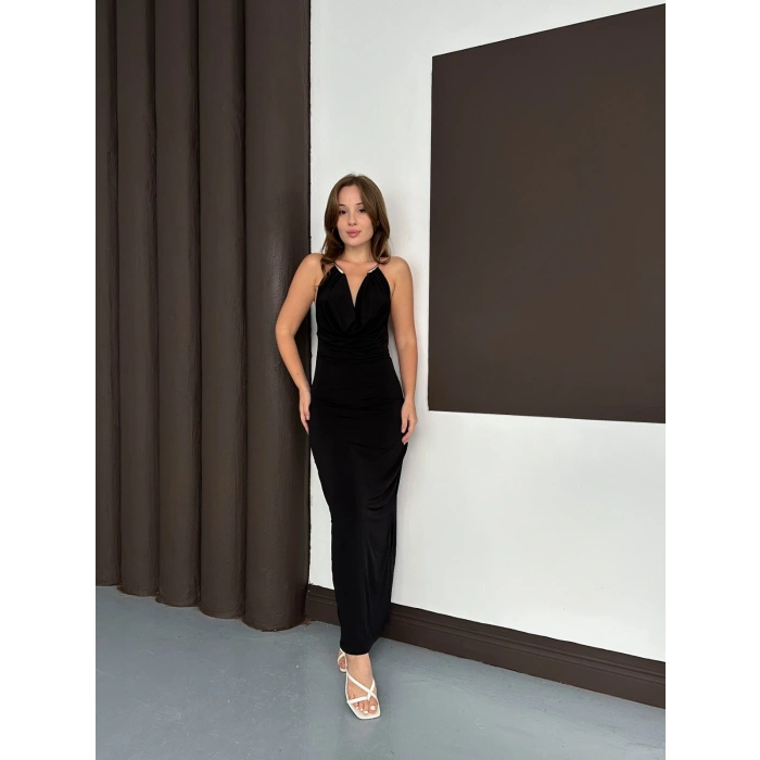 Boyun Aksesuarlı Dekolte Elbise Siyah