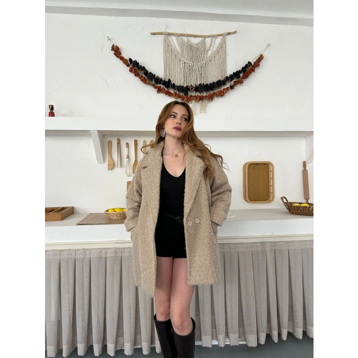 Buklet Dokulu Tek Düğme Detay Kaban Bej