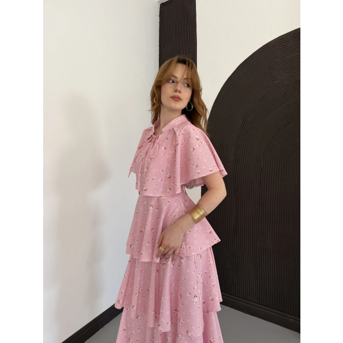 Çicek Desenli Katkat Pelerinli Elbise Pembe