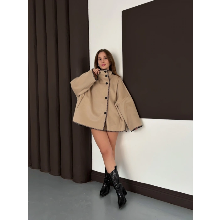 Çoban Dikiş Detaylı Boğazlı Kaşe Kaban Bej