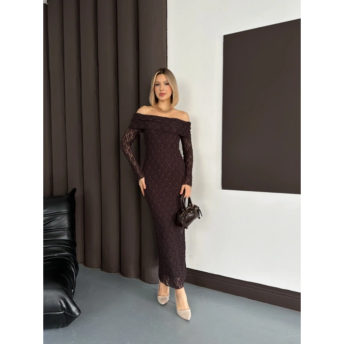 Dantel Madonna Yaka Elbise Kahve