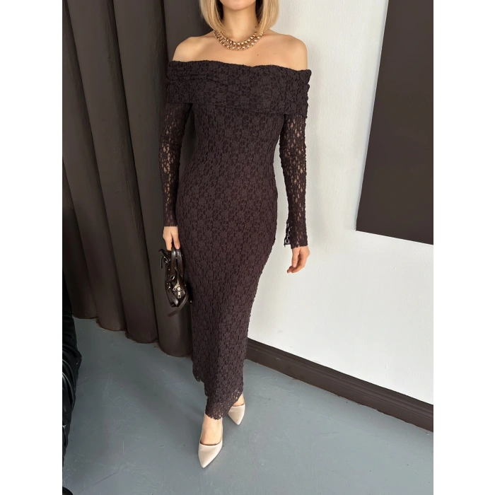 Dantel Madonna Yaka Elbise Kahve