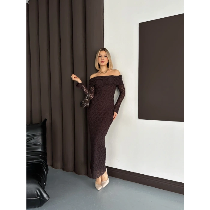 Dantel Madonna Yaka Elbise Kahve