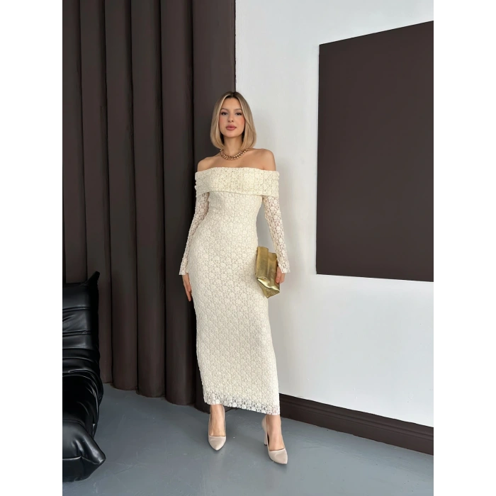 Dantel Madonna Yaka Elbise Krem