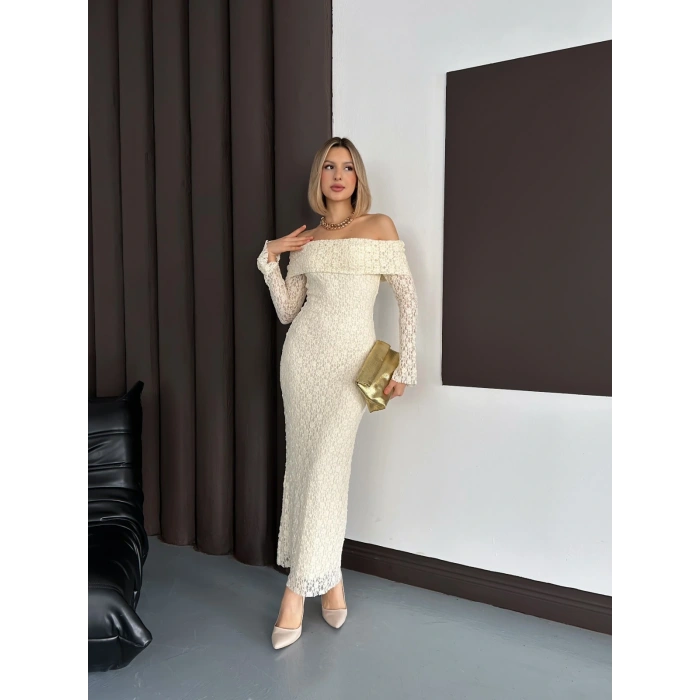 Dantel Madonna Yaka Elbise Krem