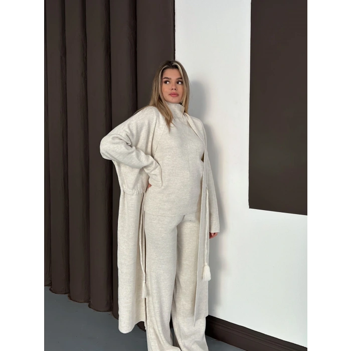 Dik Yaka Hırkalı Üçlü Set Bej