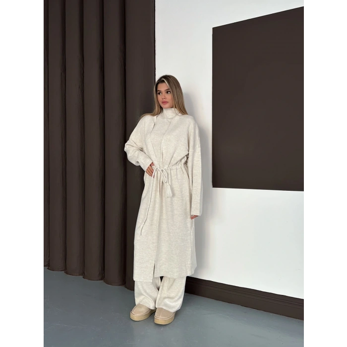 Dik Yaka Hırkalı Üçlü Set Bej