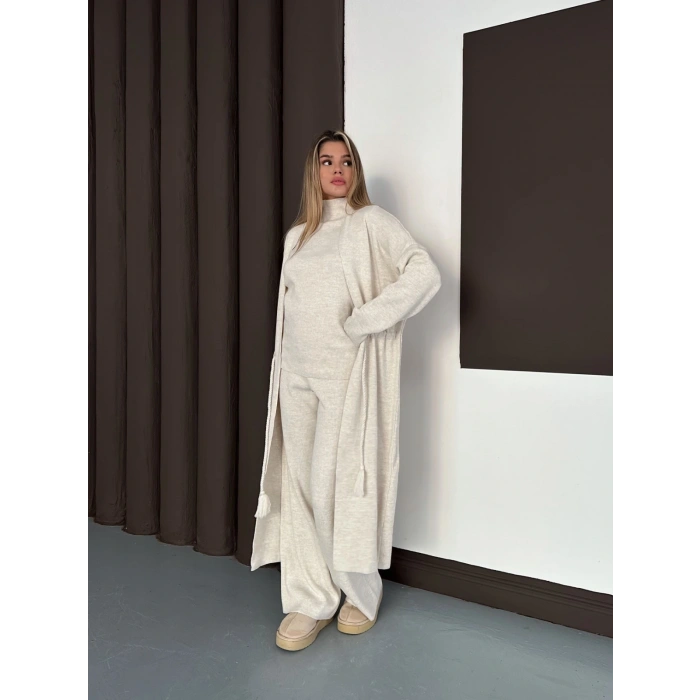 Dik Yaka Hırkalı Üçlü Set Bej