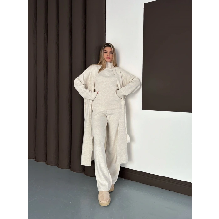 Dik Yaka Hırkalı Üçlü Set Bej