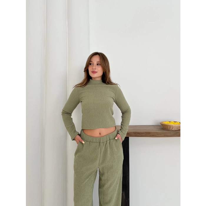 Dik Yaka Pantolonlu Takım Haki
