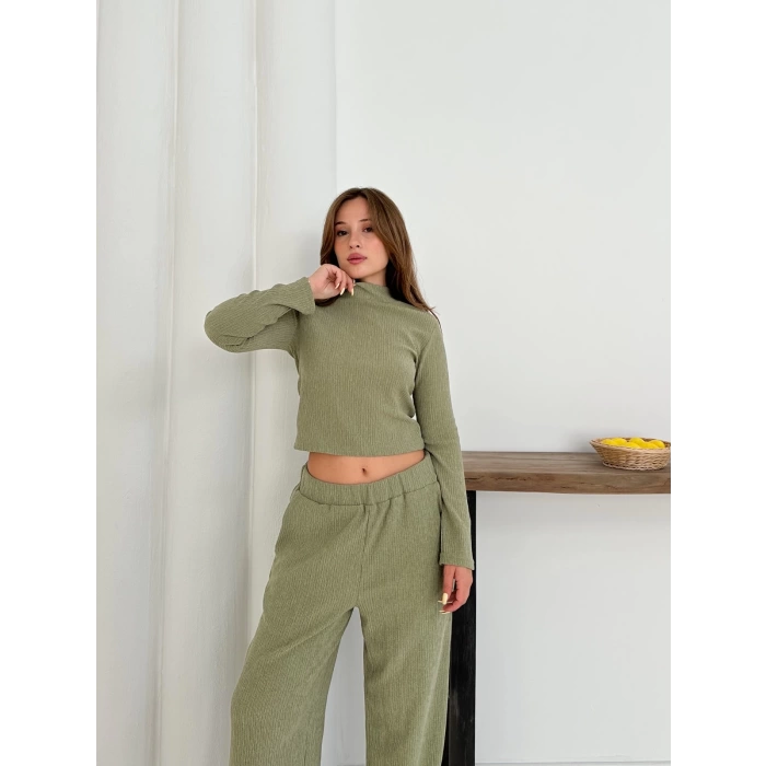 Dik Yaka Pantolonlu Takım Haki