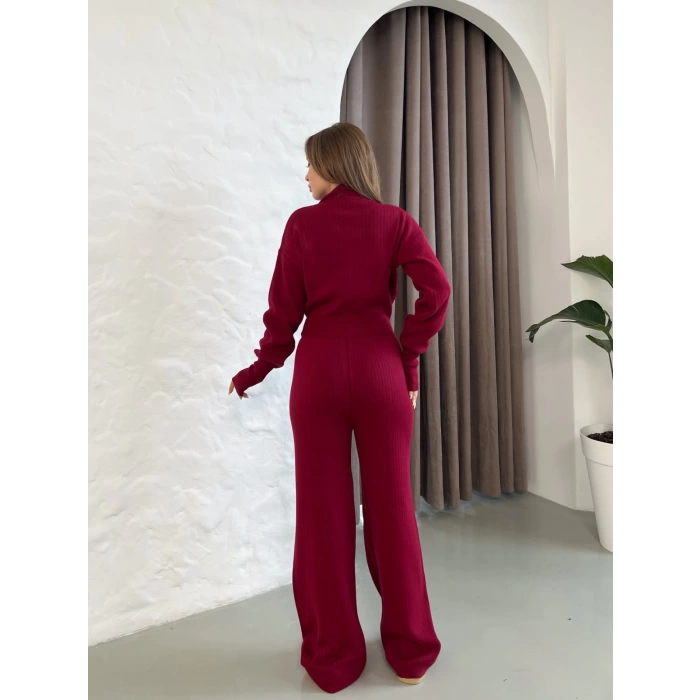 Dik Yaka Parmak Geçmeli Triko Takım Bordo