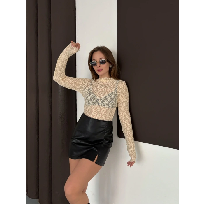 Dik Yaka Transparan Bluz Krem