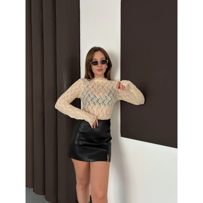 Dik Yaka Transparan Bluz Krem