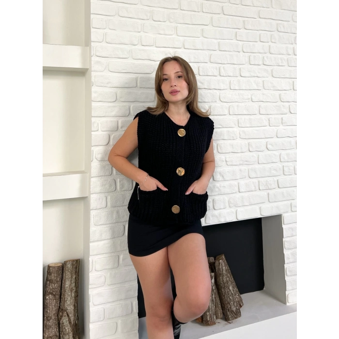 Düğme Detay Triko Yelek Siyah