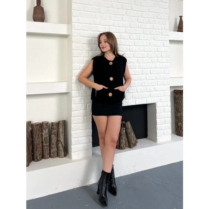 Düğme Detay Triko Yelek Siyah