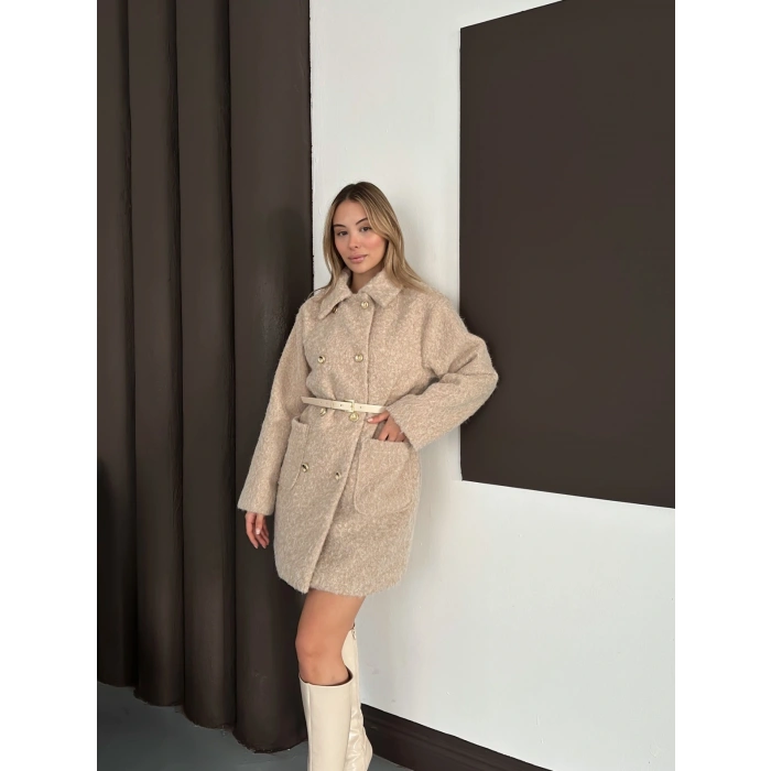 Düğme Detaylı Kemerli Tüylü Kumaş Kaban Bej