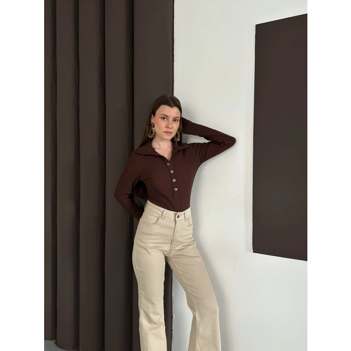Düğme Detaylı Parmak Geçmeli Bluz Acı Kahve