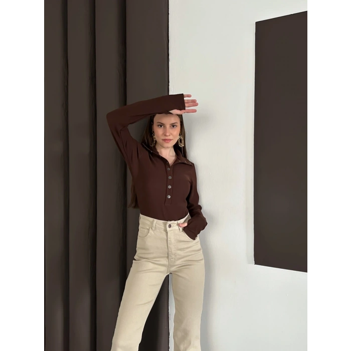 Düğme Detaylı Parmak Geçmeli Bluz Acı Kahve