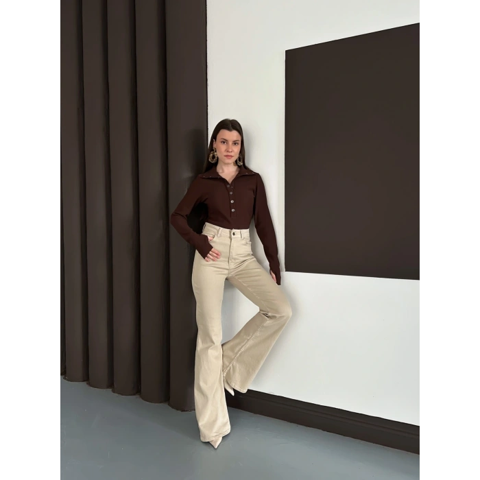 Düğme Detaylı Parmak Geçmeli Bluz Acı Kahve